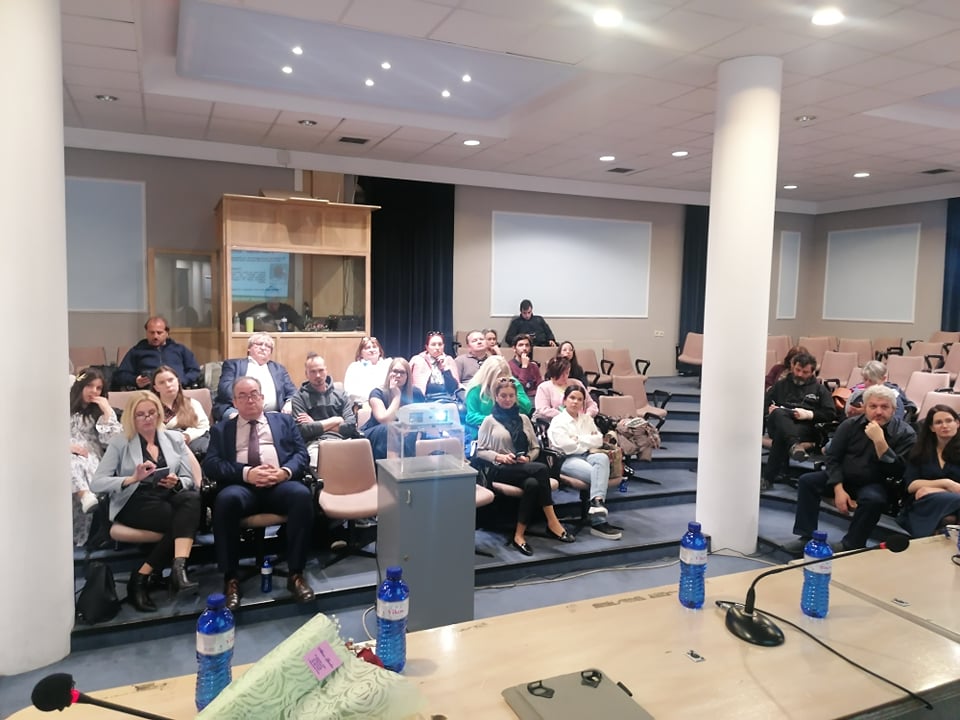 img 8e04ebc2ffaa514b3e564451d13e7683 v